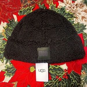 Brand New UGG Sherpa Cuff Beanie Hat Genuine Leather Logo Detail Black